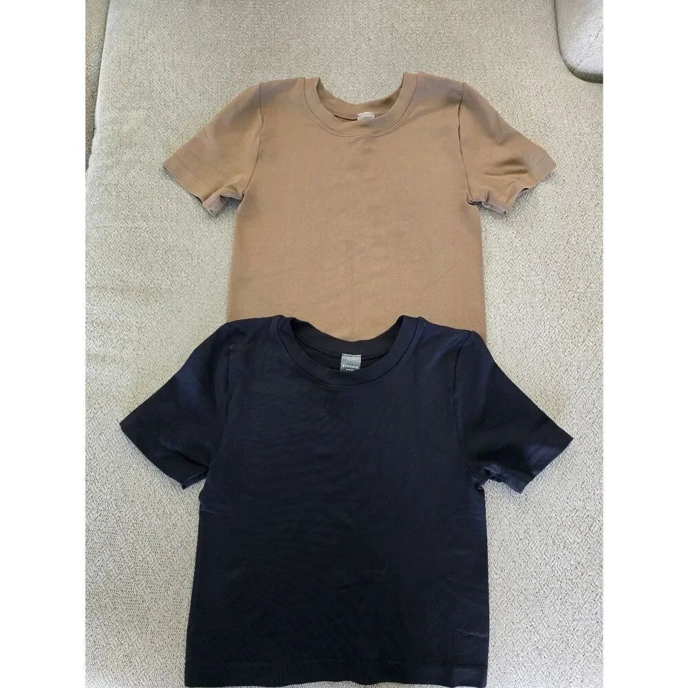 Dynamic NWOT Black and Brown Cropped Stretch T Shirts - One Size